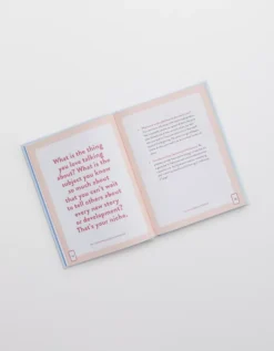 Aerie The Young Influencer's Handbook -Outlet Aerie Chic Store 5498 7617 610 b